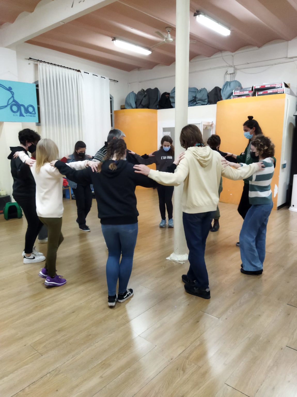 Un taller de sardanes per a joves a l’Orfeó Badaloní